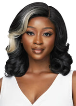 Load image into Gallery viewer, Outre HD Transparent Lace Front Wig - Bess
